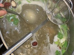 高钙牛骨原汤锅底-乡土黄·鲜牛肉火锅·小龙虾(兴业街店)