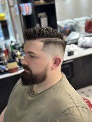 -老男孩男士理容馆·理发·烫染·修面