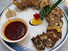 -三江源美食城