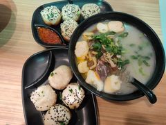 -小杨生煎(金山百联购物中心3楼店)