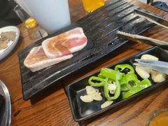 鲜切蜂窝五花肉-牛犇烤肉(物资学院路店)