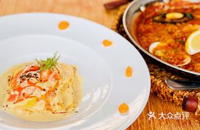 Cheese-Baked Smoked Salmon and Potato Layered Tower