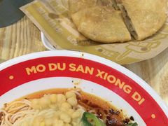 -魔都三兄弟酸辣粉·蘸卤炸串(虹桥万科店)