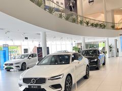-杭州中沃沃尔沃4S店(滨江区店)