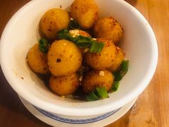 孜然小土豆-炉小二铜锅牛蛙•川湘菜(三里屯店)