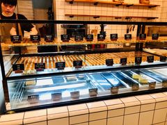 面包甜点陈列柜-81BAKERY(大学路店)