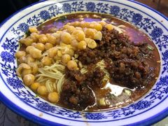 -渝之汇牛肉豌杂面