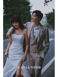 -雪中彩影婚纱摄影·微光艺术中心