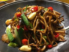 干锅茶树菇-楚畹园
