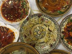 -乡土特色.冷锅鱼.牦牛肉汤锅