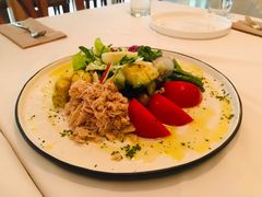 金枪鱼色拉-夏朵餐厅(丁香店)