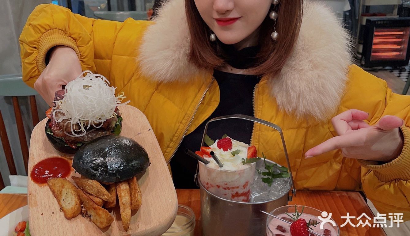 吃个百万万🍔来年赚个百万万💰