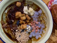-爆炸头阿姨小四川正宗川味小吃(无任何分店)