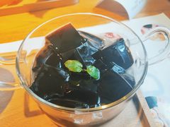 花生牛乳烧仙草-炖物24章·顺时轻养茶(杭州大厦店)