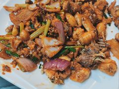沙姜炒本地鸡-姐妹临高乳猪店(海垦路店)