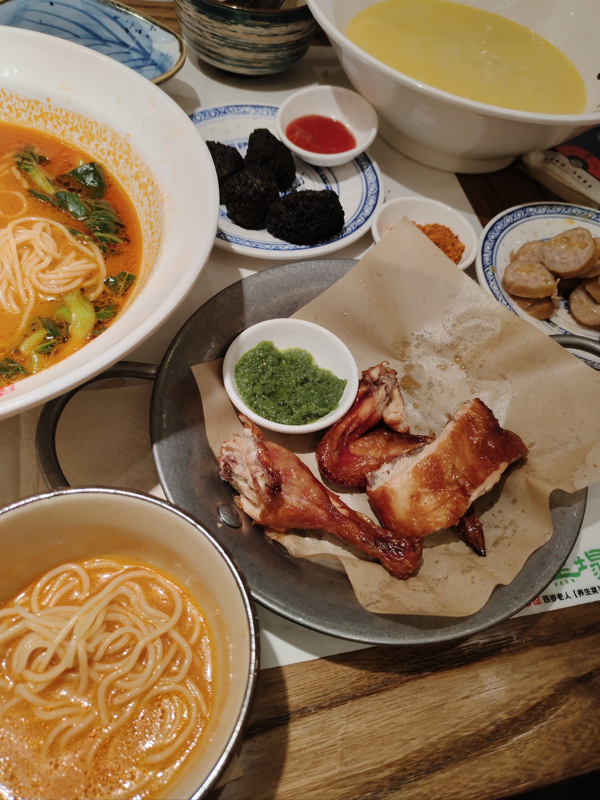 喜欢吃小吃的朋友们可以冲##0元玩转这座城 #和府捞面