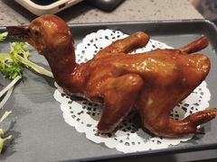 -郑猛记石岐鸽主题餐厅(长江店)