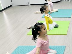 -百联临沂购物中心(临沂路店)