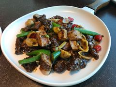 菌酱螺旋粉炒牛肉粒-有璟阁港式餐厅(金融街购物中心店)