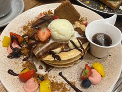 -FLOVIE FLORIST CAFE