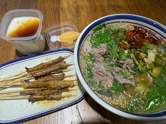 招牌生烫牛肉米线-云阿蛮生烫牛肉米线(景星店)