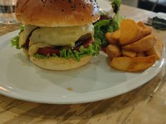 招牌牛肉汉堡-UPPER KITCHEN(延安路店)
