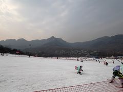 -济南卧虎山滑雪场
