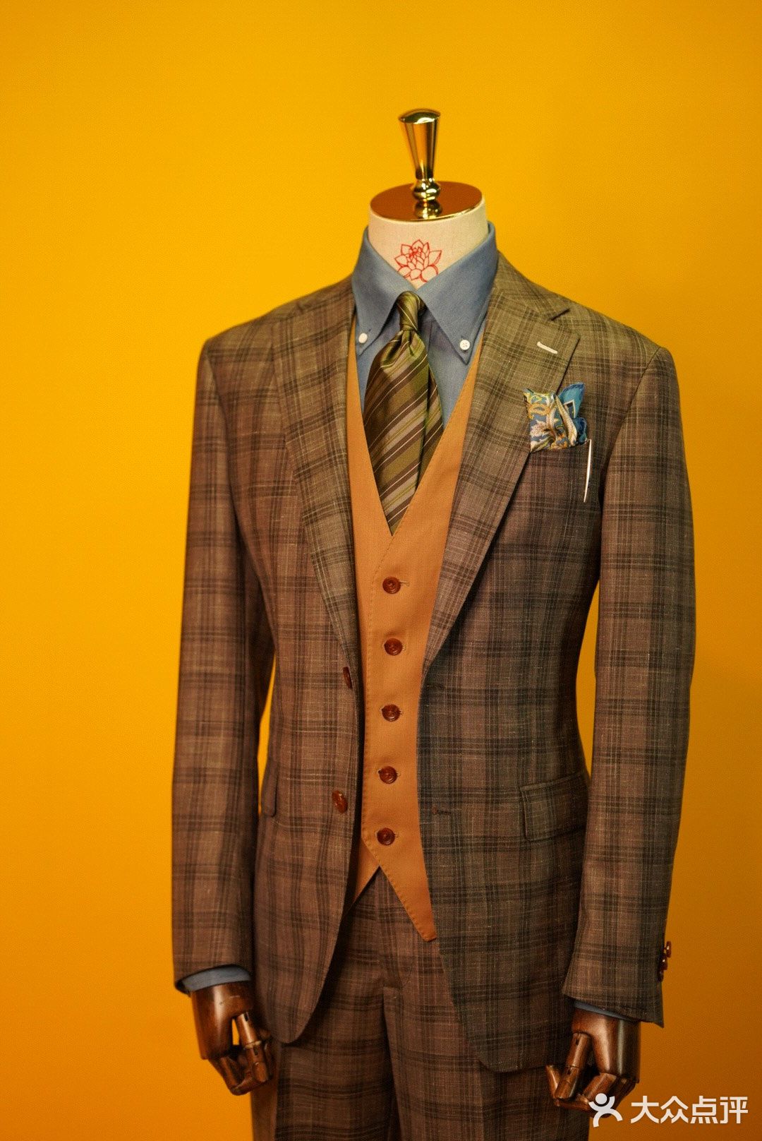 牛仔蓝衬衫混搭马甲风[礼花][礼花]