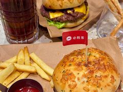 -必胜客(WOW中心城店)