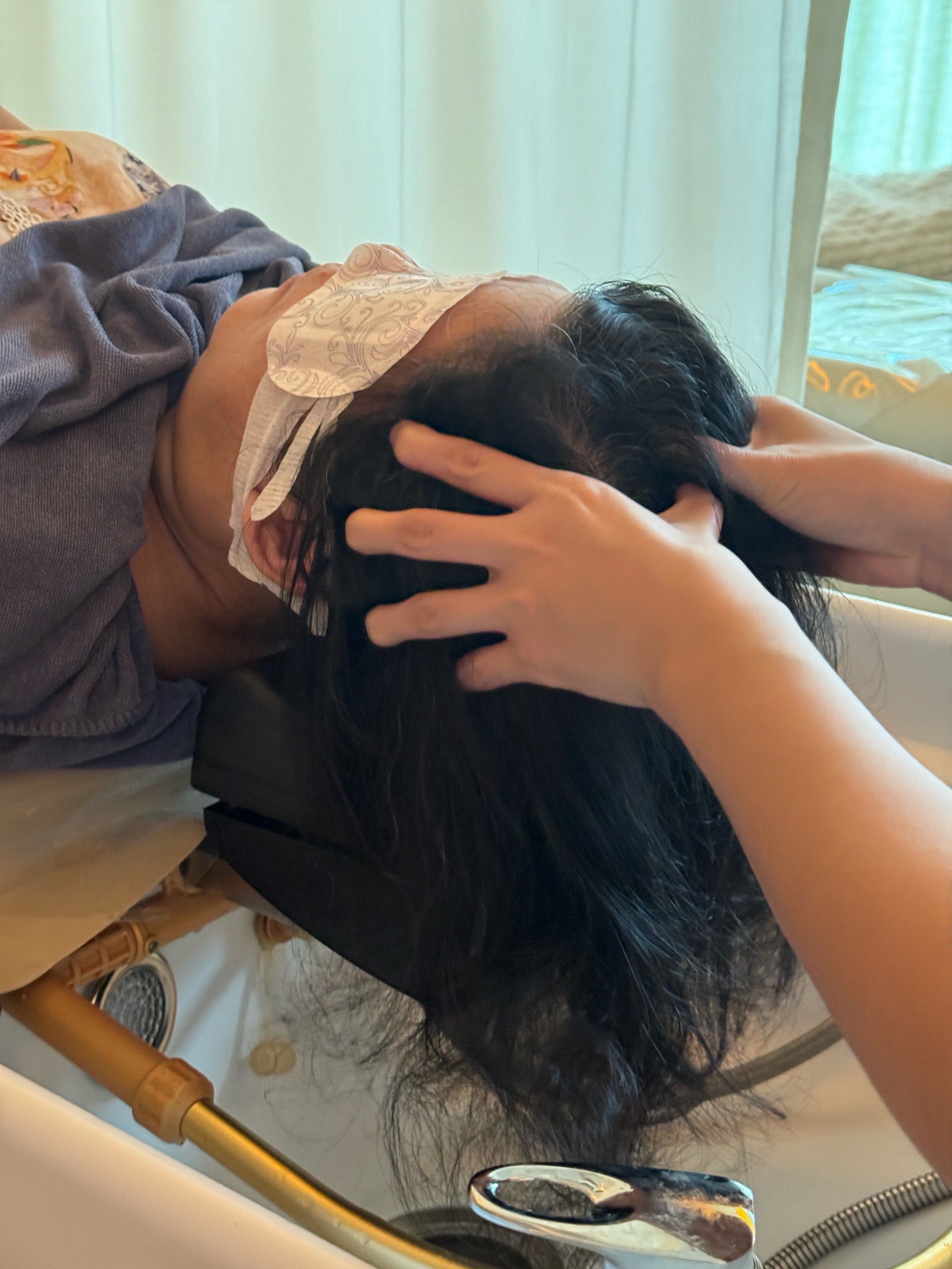 古色古香的装饰加上淡淡的草本香氛让人感觉仿佛置身于一个宁静的
