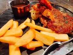 -港丽餐厅(高德置地店)