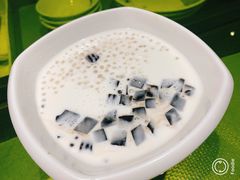 椰汁西米露龟苓膏-辛香汇(飞洲店)