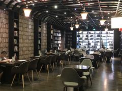 -钟书阁(松江泰晤士小镇店)