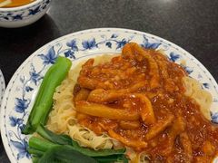 香辣炸酱肉丝捞面-丽的面家(多宝路店)
