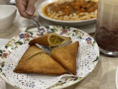 咖喱吞拿鱼角-喜莲咖啡