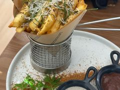 -Mark&Mars Restaurant