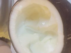 -志龙皇冠吃货椰子铺