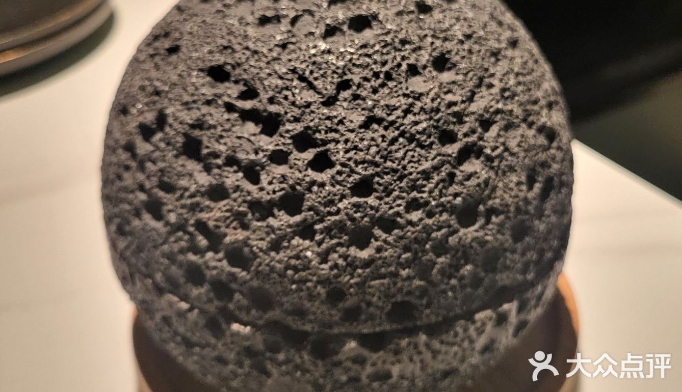 月球漫步下的晚餐
