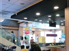 用餐区-麦当劳(花桥得来速店)