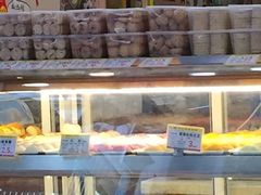 面包甜点陈列柜-赞记龙凤礼饼(广州市二宫向群宾馆店)