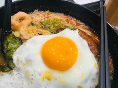 鸡翼肉眼颈煎蛋冬阴功米线-华嫂冰室(尖沙咀店)