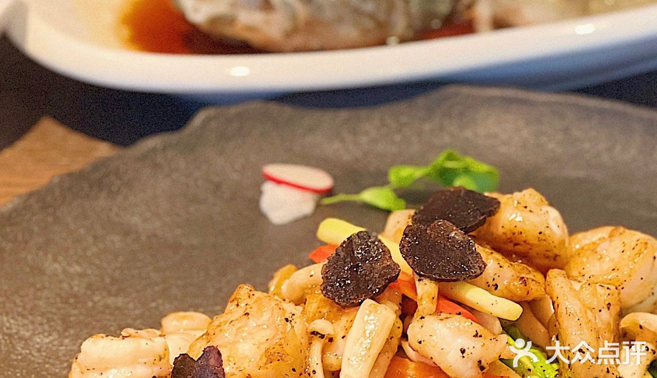 在天愿做比翼鸟，在外要吃天比高