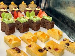 -亚洲国际大酒店·云顶阁旋转自助餐厅