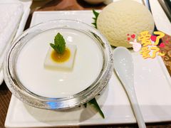 酥皮叉烧包-水上明月·湖景餐厅