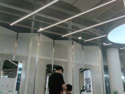 -PE SALON 