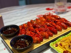 -肥肥虾庄·金牌油焖大虾(首义路店)