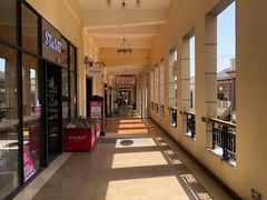 -王府井奥莱临潼小镇(临潼店)