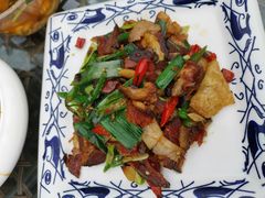 洋芋粉炒腊肉-悠然山高山湿地景区悠然自得庭
