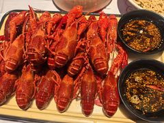 -肥肥虾庄·金牌油焖大虾(汉街SKP店)