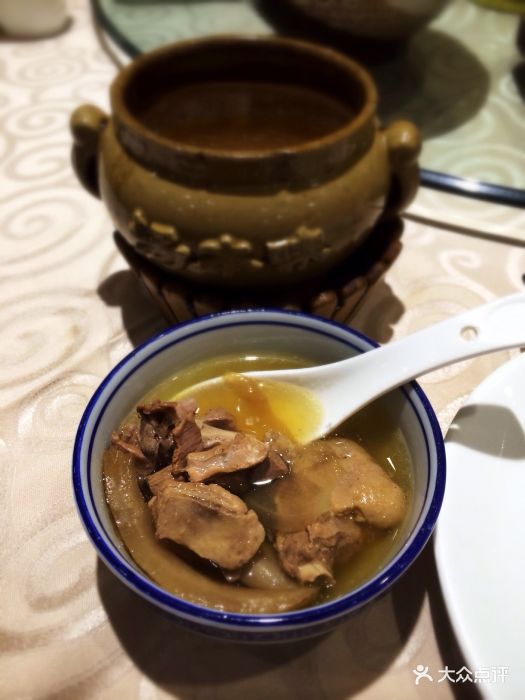汤本味(北三环中路店)酱萝卜老鸭汤图片 - 第1张